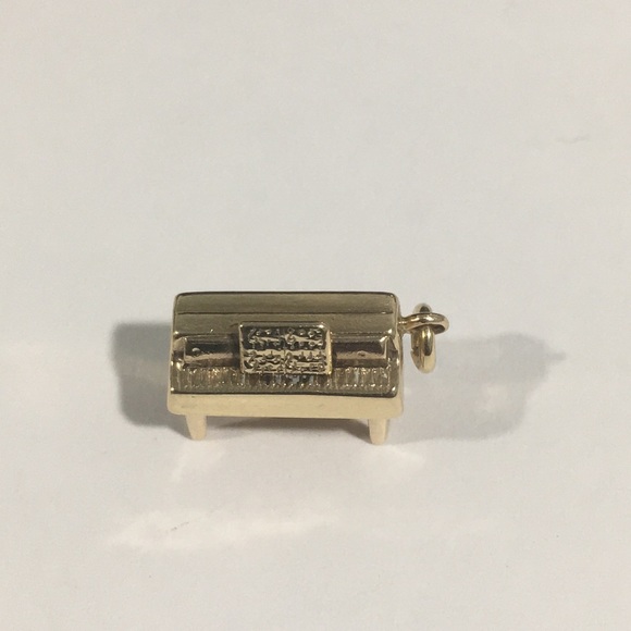 Jewelry - 14k Yellow Gold Vintage Piano Charm